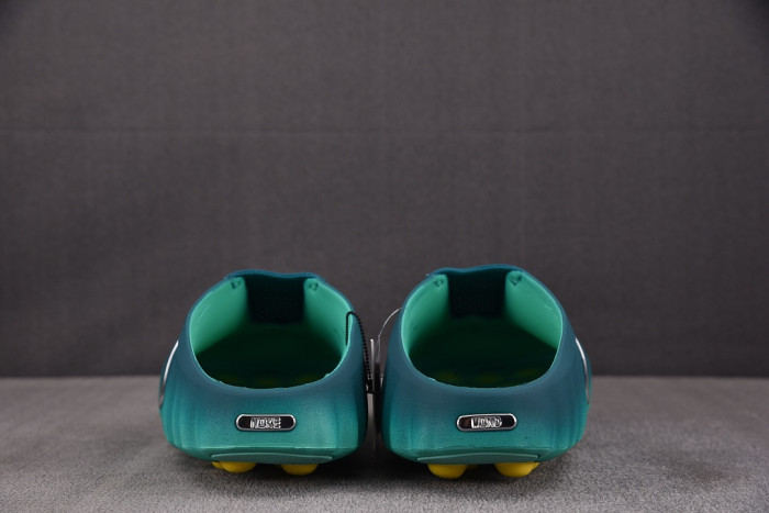 Nike Mind 001