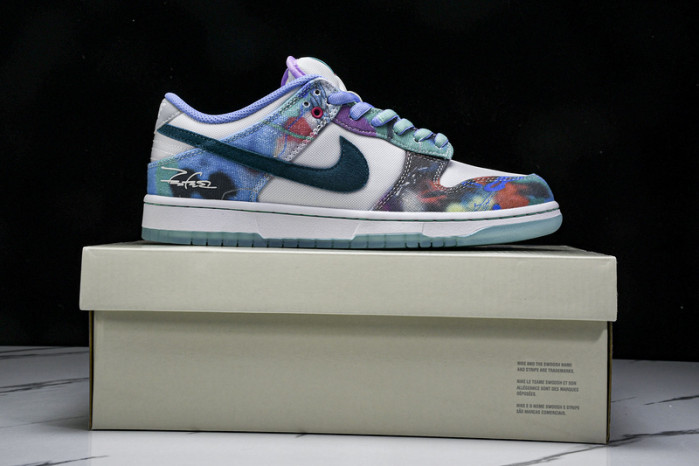 futura laboratories x dunk low sb 