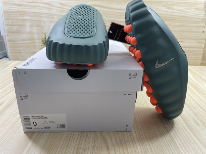 Nike Mind 001 