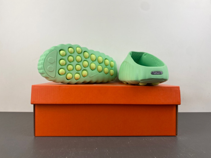 Nike Mind 001 