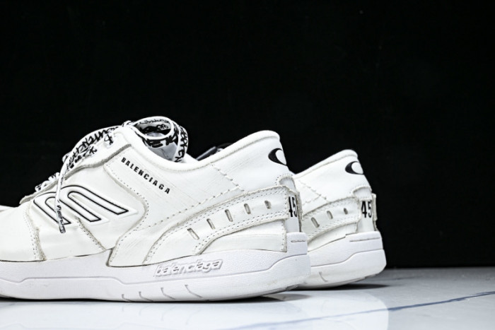 BL Hamptons Worn-Out -COPSHOE BL - WO 04