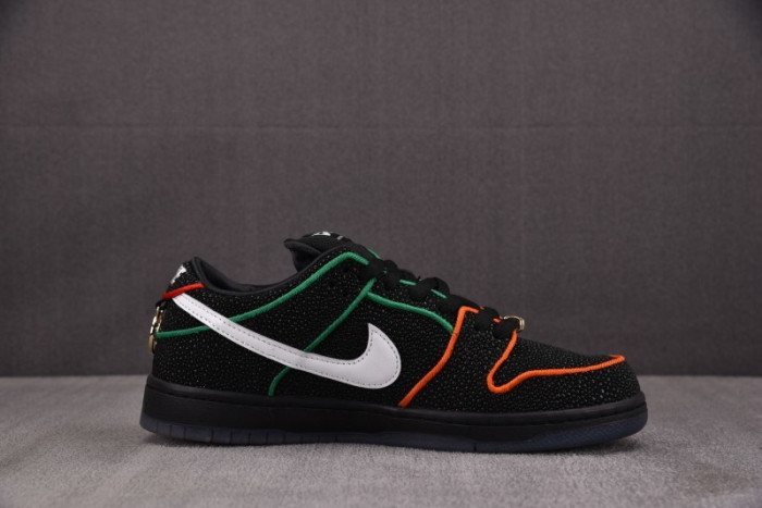 SB Dunk Low Bronx Girls Skate - HV1664-001