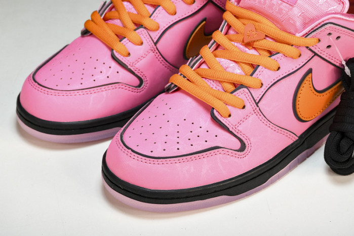 the powerpuff girls x dunk low pro sb qs