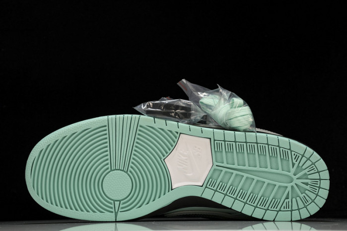 concepts x T*f*ny co. x nike sb dunk low bv1310-402
