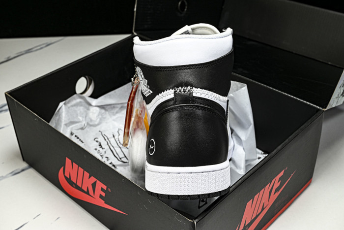 jordan 1 Retro High OG SP Fragment x Union LA White Black II7282-100