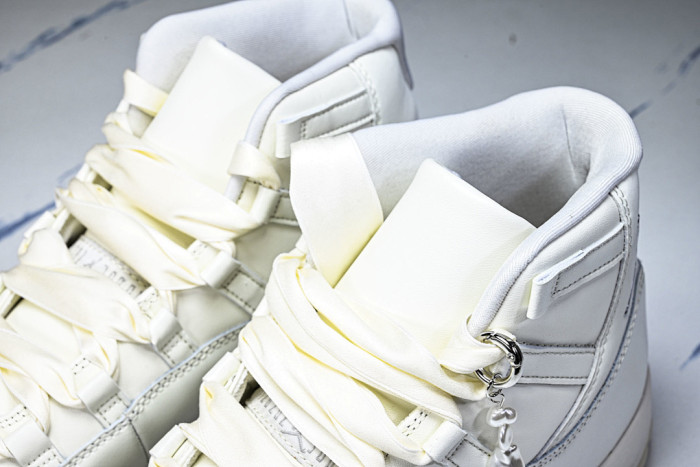 Jordan 11 Retro Pearl - AR0715-110