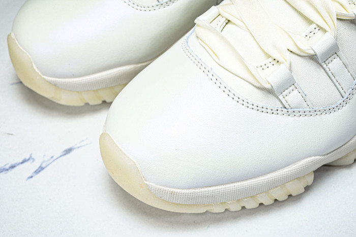 Jordan 11 Retro Pearl - AR0715-110