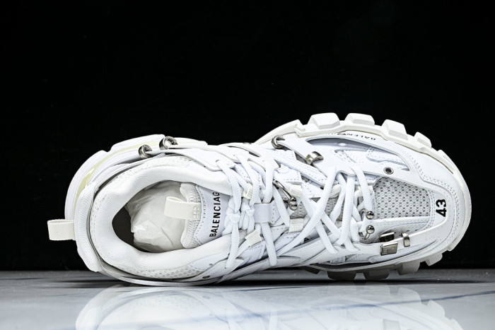 BL TRACK -COPSHOE BL -Track 09