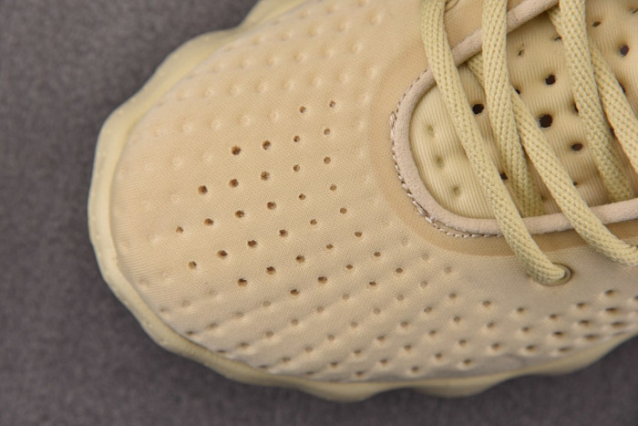 Nike Mind 002 