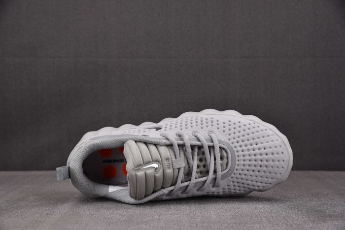 Nike Mind 002 