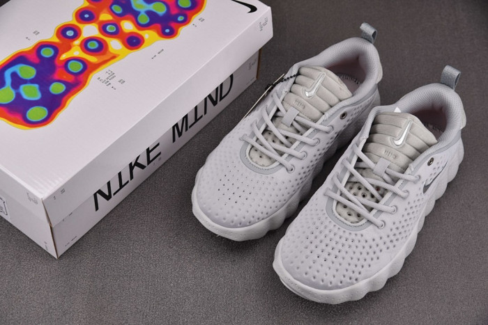 Nike Mind 002 