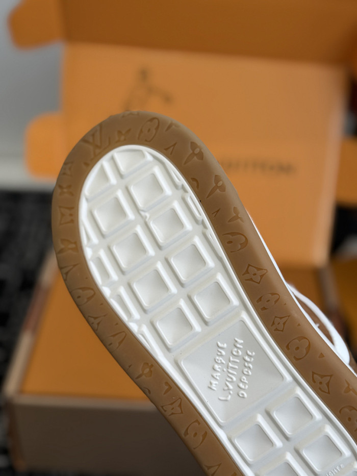 LVT Tilted Sneaker COPSHOE L&V-TI02