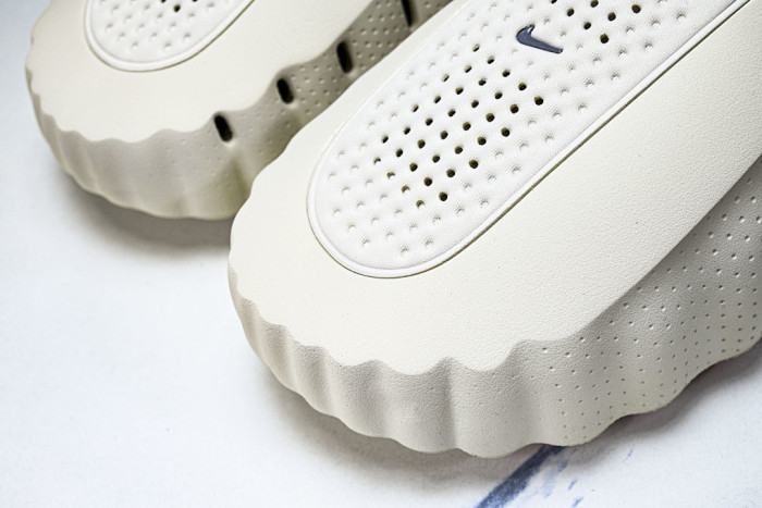 Nike Mind 001 