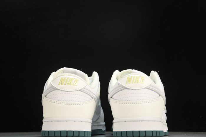 dunk low gs