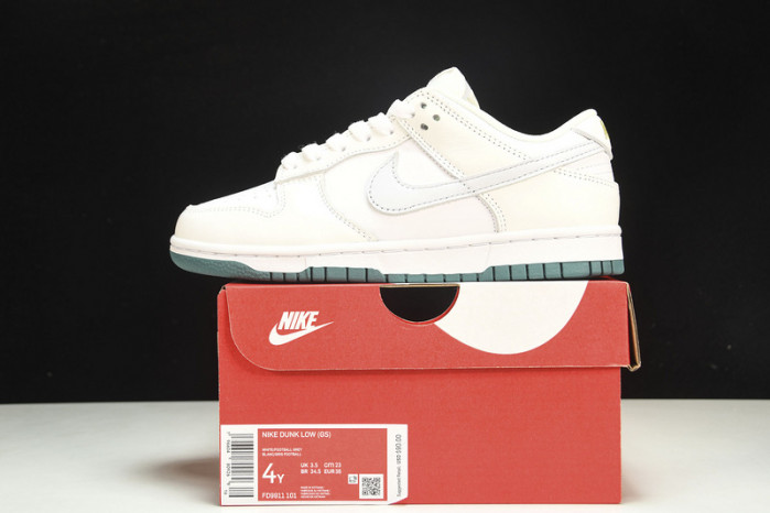 dunk low gs