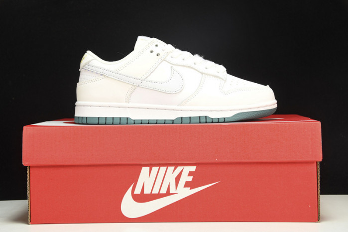 dunk low gs