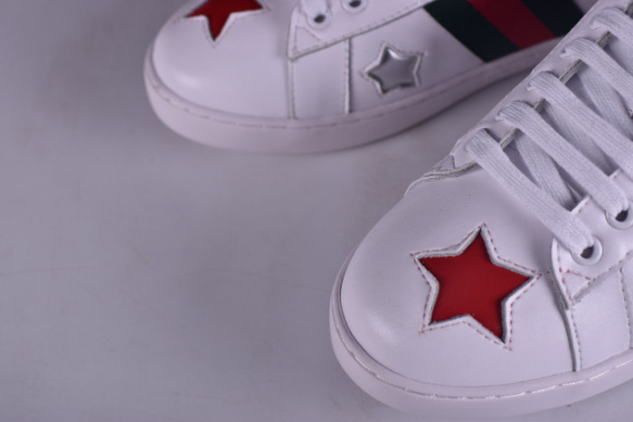 gc ace embroidered low-top sneaker with colorful stars 431942-a38g1